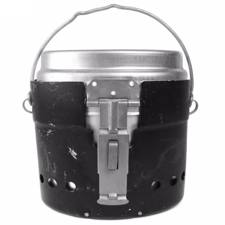 Swedish Army Cooker with Mess Kit